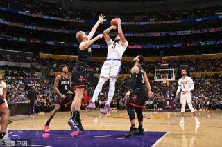 不仅以他们 不仅以他们