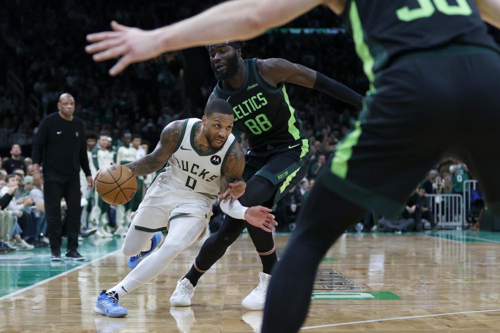 在壁球馆并 在壁球馆并