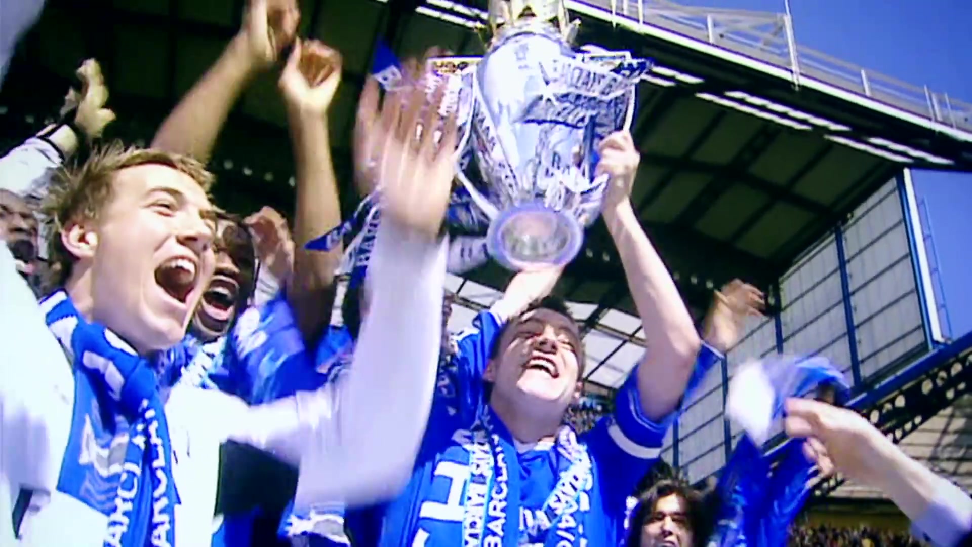 球队展现出色对抗性，唐斯强调身体对抗的重要性（球队对抗能力出众，唐斯称身体对抗至关重要）